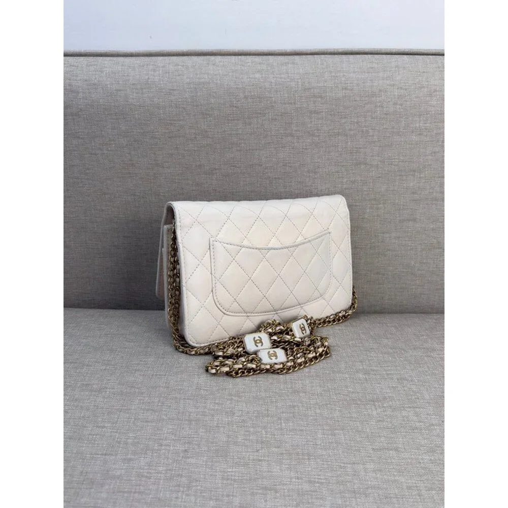 CHANEL as shipping lambskin